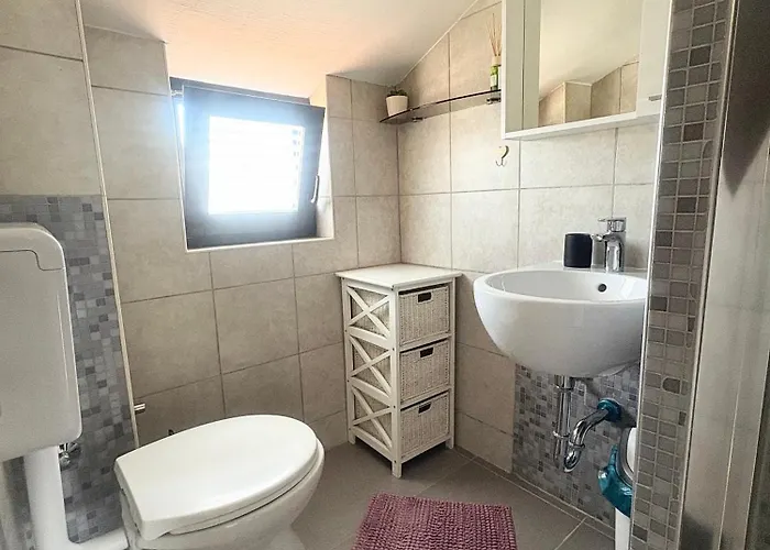 アパート Klesinger 2 *